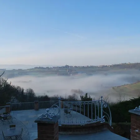 Ca Alfieri Al 30 Bed and Breakfast Govone